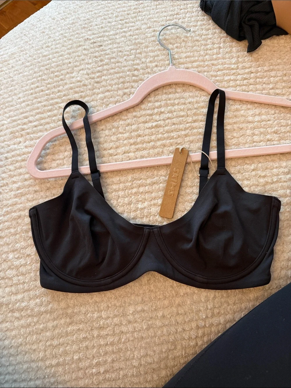 Skims Underwire Bra - Picture 5 of 5
